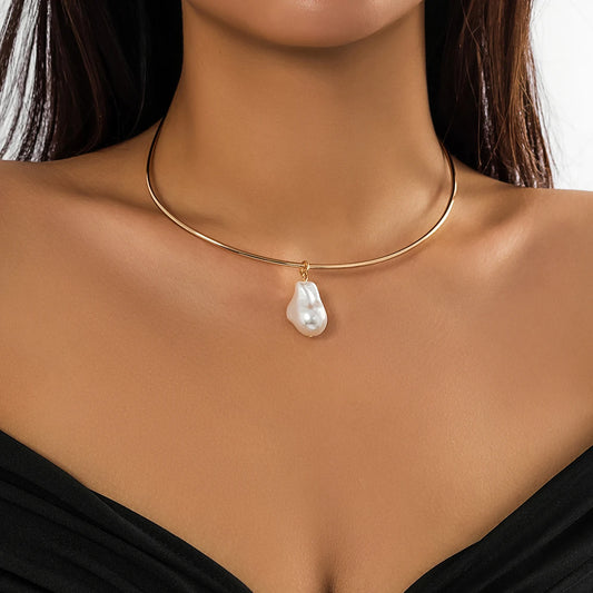 Collier Avec Pendentif en Perle