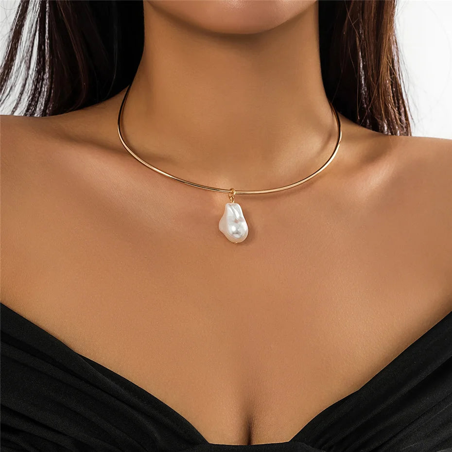 Collier Avec Pendentif en Perle